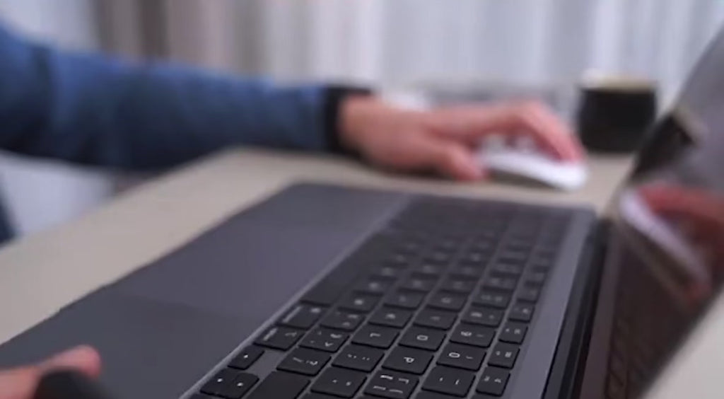 Fingertip Metal Slider LED Toy