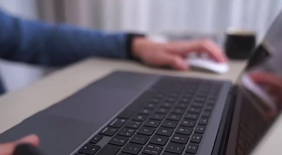 Fingertip Metal Slider LED Toy